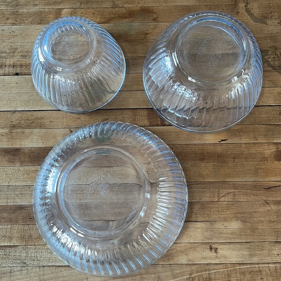 Pyrex Light Blue Ribbed Bowls - Picture 10 of 10